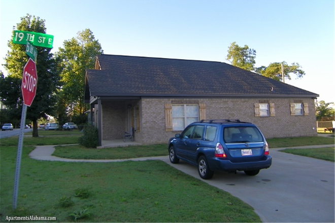 Side View, 4 paved parking spaces - 1900 5th Ave e House