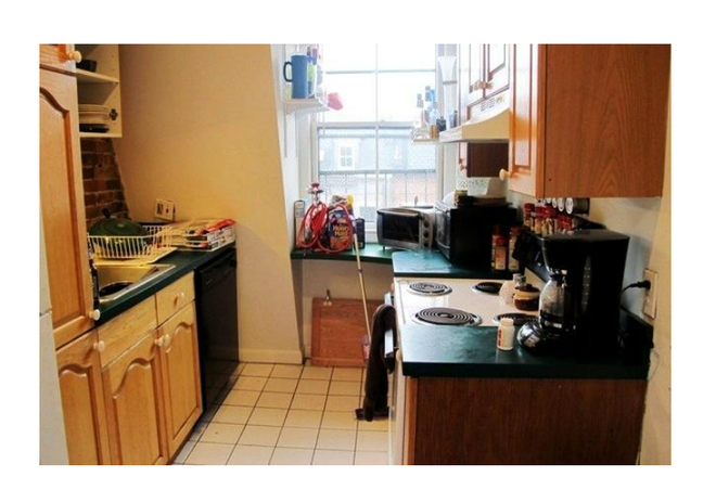 kitchen - Huge 4 bedroom plus triplex apartment available on Tremont Street in Boston's South End.