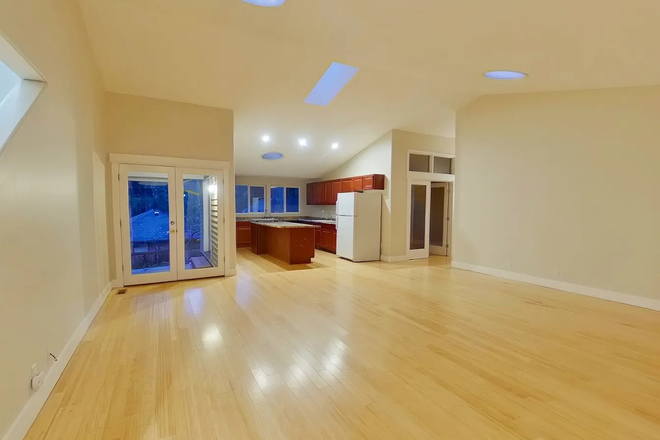 View from entrance door. 2 solar tubes in living space, 1 in kitchen for extra natural light. French door access to covered patio - 4 Bed/3 Bath, AC, CLOSE to CAMPUS. Quiet neighborhood House