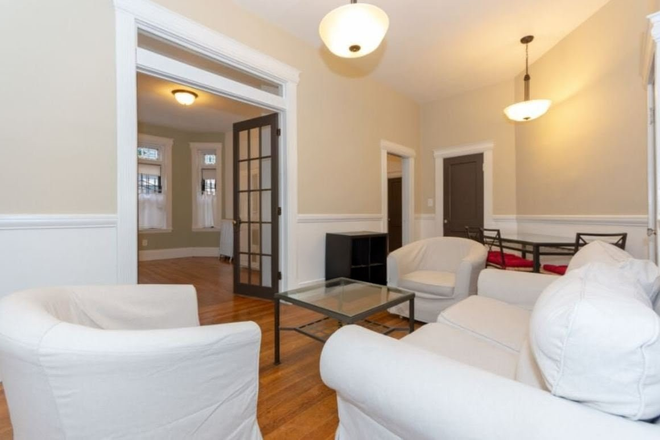 $1350-living room - 9/1/26- NO rental FEE- beautifully furnished room- heat/H2O incl.- clean/safe Apartments