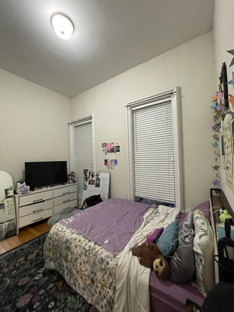 Bedroom - South End Private Room – Near BU Med Apartments