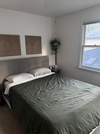 Bed - 533 22nd st — Master bedroom spring sublet Near the hill