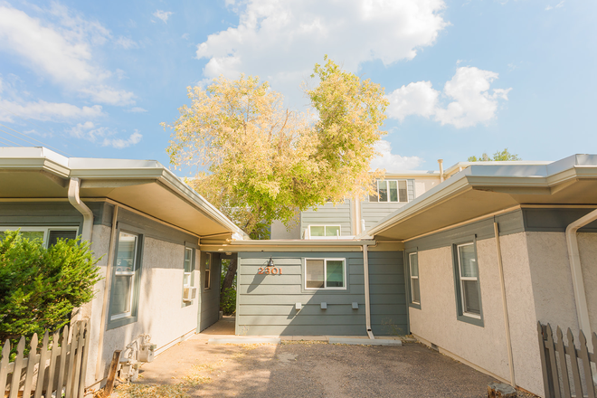 Building Entrance - 1 Bedroom Units in Goss Grove Apartments