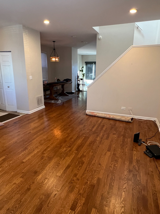 Extended view of living room area - 3119 S Indiana, Serving IIT, School of Optometry, Malcom X, St Augustine House