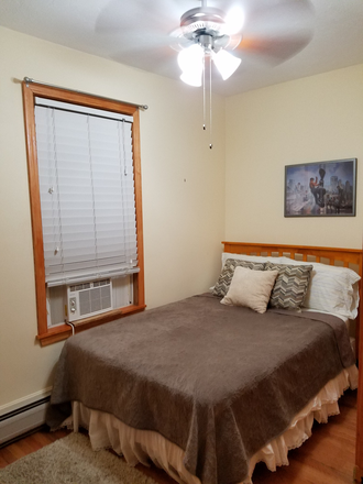 Bright Sunny Bedroom - Room for rent  Somerville great area Apartments