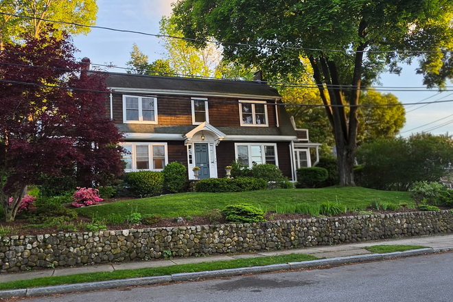 Front - 1Br Avail 6/7/26 & 1Br Avail 8/1/26 - 1 block to BC Law & BC Shuttle -Flex Lease - Quiet Home
