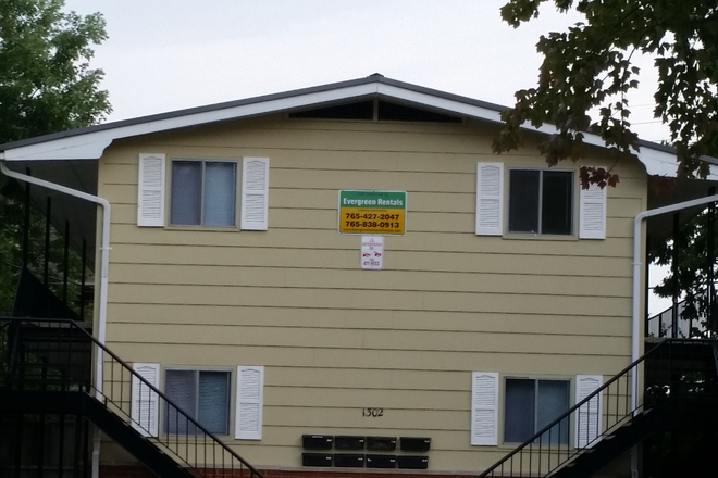 Outside Street View - 1302 Columbia Apartments