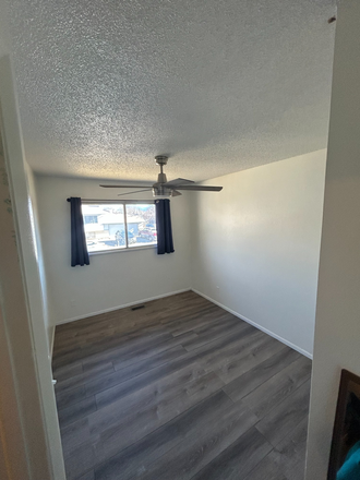 11.5 x 11.5 Bedroom - House/Private Room close to Campus