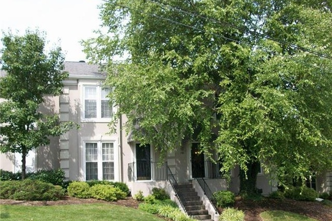 street view - 33rd Ave. 112 Saint Charles Place / Walk to VU / Great neighborhood / last tenets lived here 3 yr Townhome