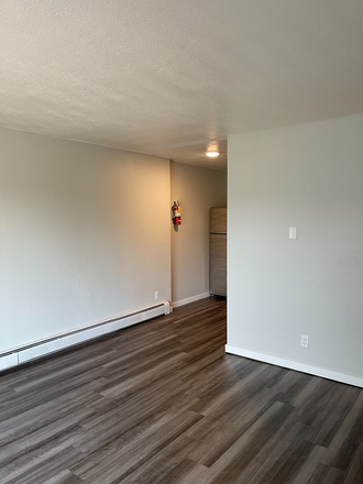 Three Bedroom Renovated - Iowa Illinois Manor Apartments