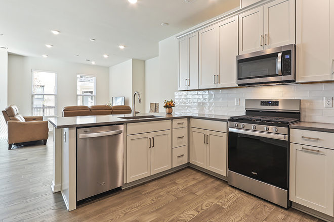 Kitchen - 2BR thome-Greenwich Dr-West Windsor