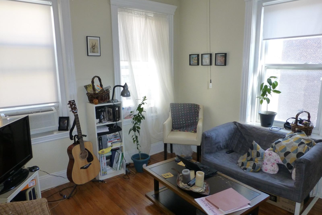 1 - SEPT 2026- Mission hill 1 bed, SPACIOUS! H/HW inc. No Fee