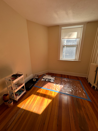 Bedroom 1 of 4 - Chiswick Rd apartment, 2 min walk from shuttle and T stop