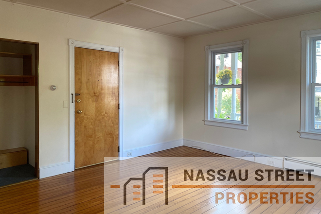 Livingroom - 1BR apt-Park Place-Princeton