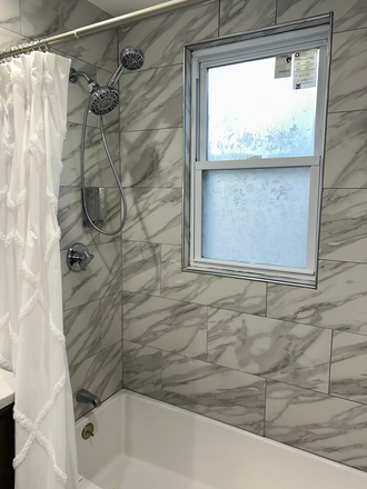 Bathroom 1 tub - Furnished Rooms For Rents