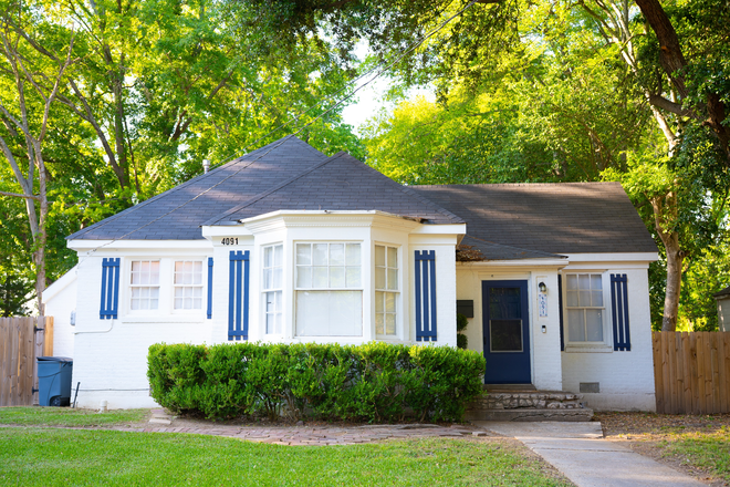 Front Yard - Fully Furnished 3/2 Residence Near Fondren House