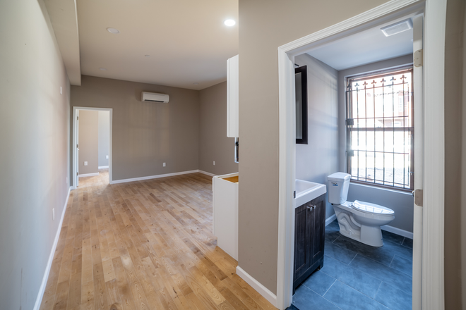 Bathroom - Spacious and Bright 1 Bed Steps From Campus Apartments