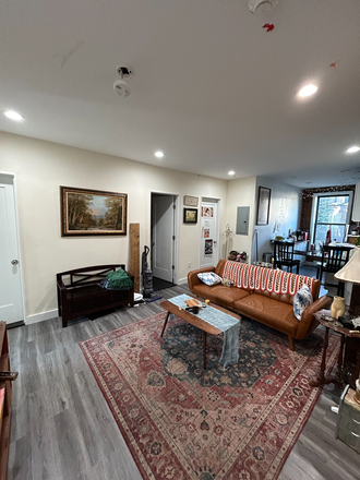 Living room - 5 Bed Available 9/1/26! *CONTACT NOAH 603-470-8181