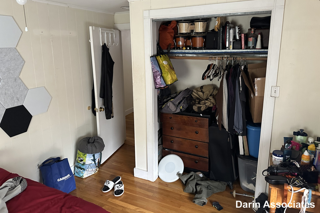 . - LOCATION!! 3 BED / 1 BATH, HEATING INCLUDED, WASHER/DRYER IN UNIT, NO BROKER FEE!! Apartments