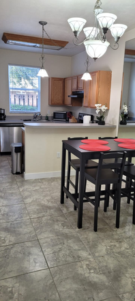 Dining - Townhouse, close to UF and Hospitals