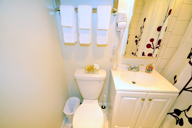  - Dupont Circle Cheerful 2 bed 1 bath