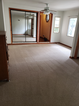 Master bedroom 440sq/ft - Huge Master Bedroom in Pasadena House ALL UTILITIES INCLUDED!