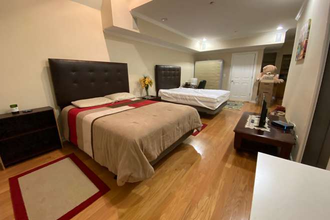 Room - Charming Private Room in Emory Parc Place Townhome