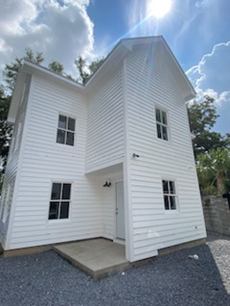 Front House - FURNISHED 4Bed 2.5bath home DOWNTOWN CHARLESTON