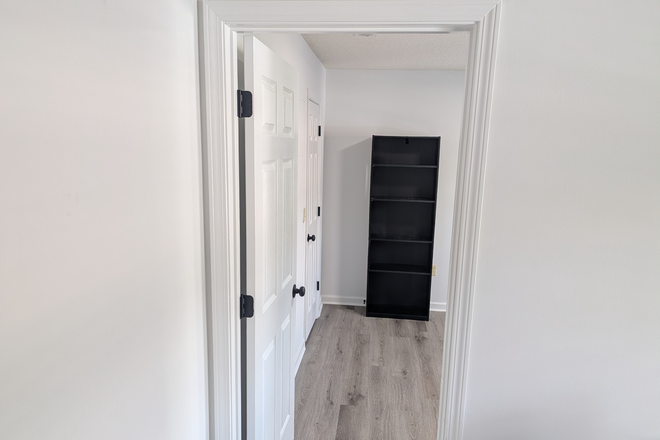 Bedroom - 1 room for rent in 2 bedroom apartment