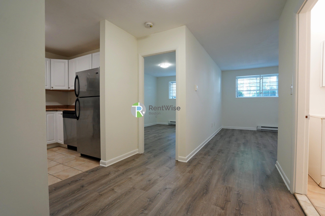 1 - JULY 2026-Gorgeous Brighton 1 bed. Updated. Cat ok! No Broker Fee! Apartments