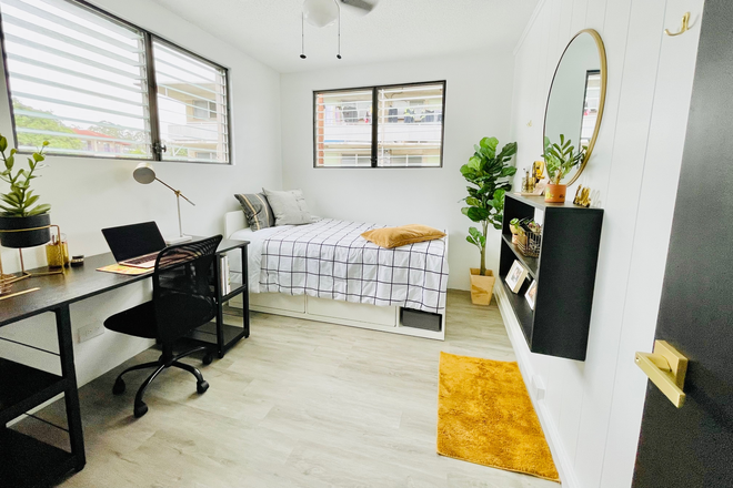 Full room - The Eden House on Waialae - Luxe off campus living!