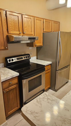 Kitchen - Studio in the heart of campus, walk everywhere! Condo