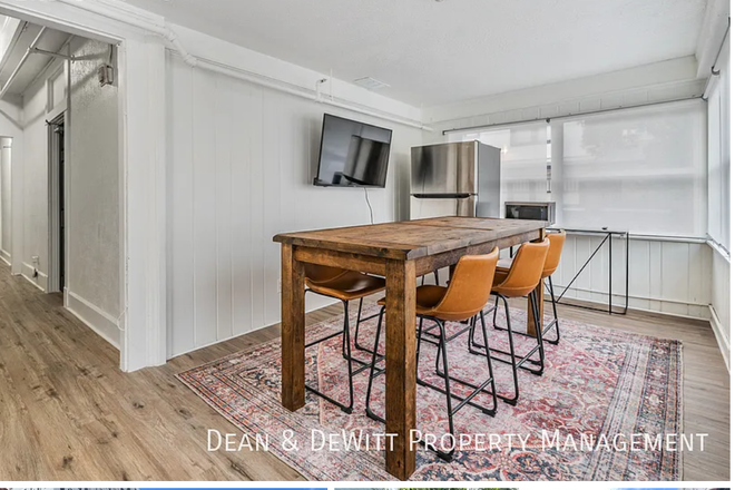 common lobby - Furnished Private Unit Avail in Downtown St. Petersburg in a co-living space, close to campus