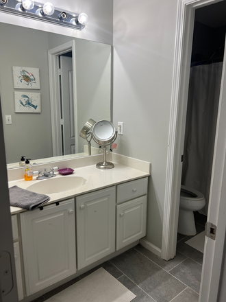 Shared bathroom (note divider door for toilet/shower) - UTILITIES INCLUDED- Affordable private room in comfy, quiet home