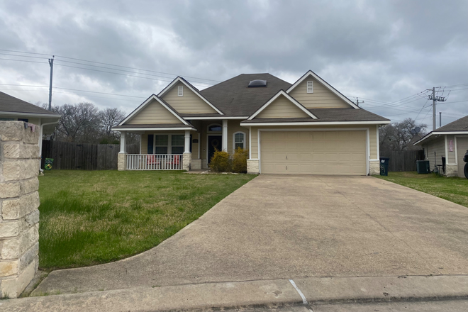 Outside street view - South College Station house in a family friendly neighborhood!