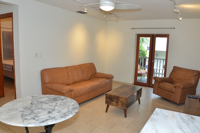 Living room - Charming Garden Apartment in the heart of North Coral Gables--for UM and FIU students
