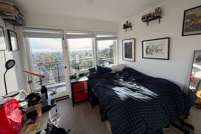  - 12 Panoramic Way