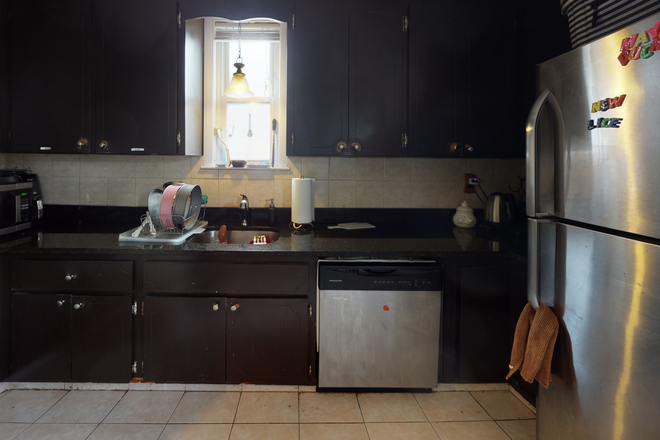 Call NOW for showings! 617-236-8600 - FALCON ST - GREAT DEAL ON EAGLE HILL! 4BR FOR *9/1/2026* W/ LNDRY IN BLDNG, 2 BATHS, DECK NEAR MBTA! Apartments