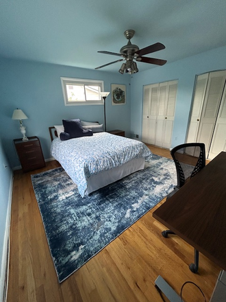 Bedroom 3 with queen bed and desk, dresser is in the closet - 2 ROOMS IN COZY HOUSE SHARE STEPS FROM UMD - FULLY FURNISHED & POOL