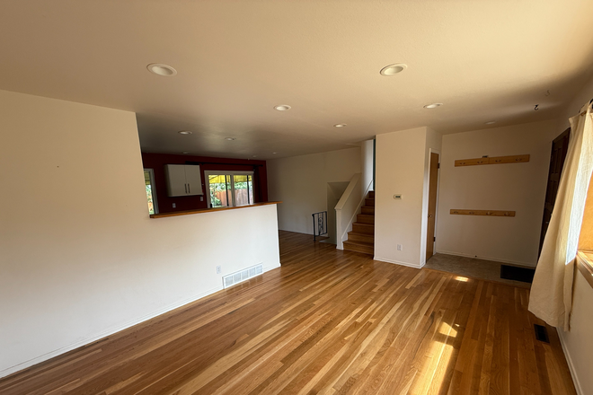 3 - AVAILABLE NOW!: 4205 Aurora Ave House