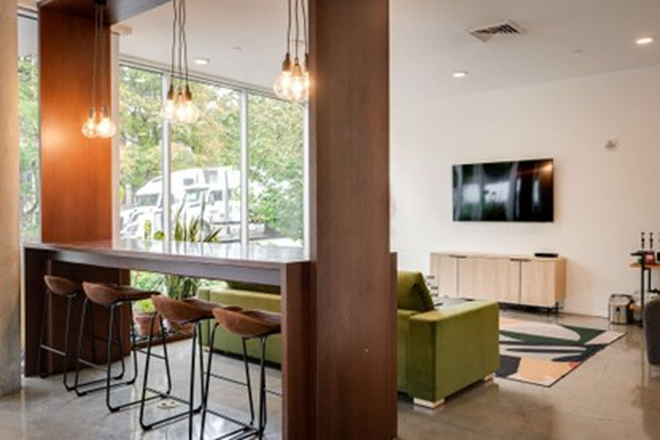 Resident Lounge - 0 Blocks from Campus – Private Bedroom & Bath at K14