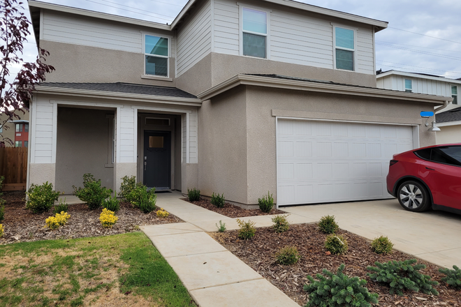 Front of House - Rooms for Rent in Via Moraga