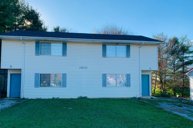  - 3 Bedroom 2.5 Bath Townhouse