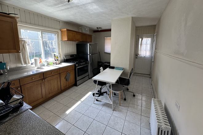 kitchen - Newly Renovated 4Bed 1Ba Available 9/1/25 Apartments