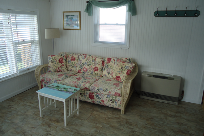Main Room - 13 Angell Rd Narragansett, RI 02882 Apartments