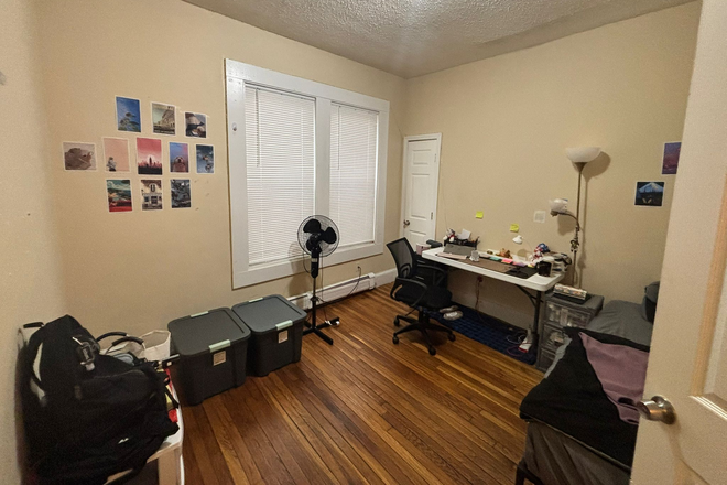 Bedroom - Temporary Fully furnished Private Room in an All Girls Apartment