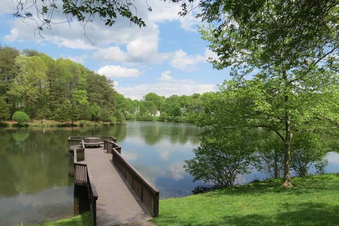 Forest Lakes - 3 Bedroom Townhouse in Forest Lakes!