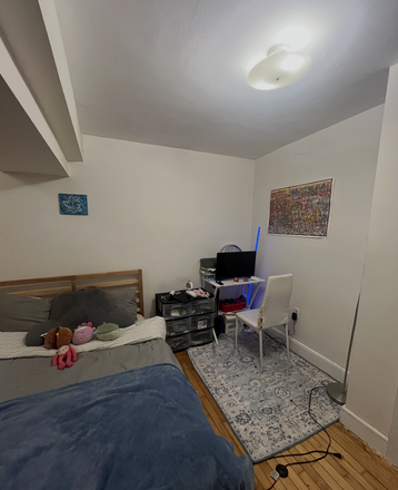 Bedroom - Spacious bedroom for rent in 3bed/1bath Apartments