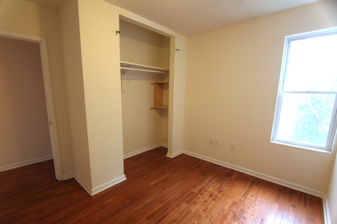 Bedroom - OCP - Bright 2 Bed 1 Bath Close To Campus Apartments