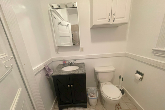 Bathroom - Room In 3bd Apartment